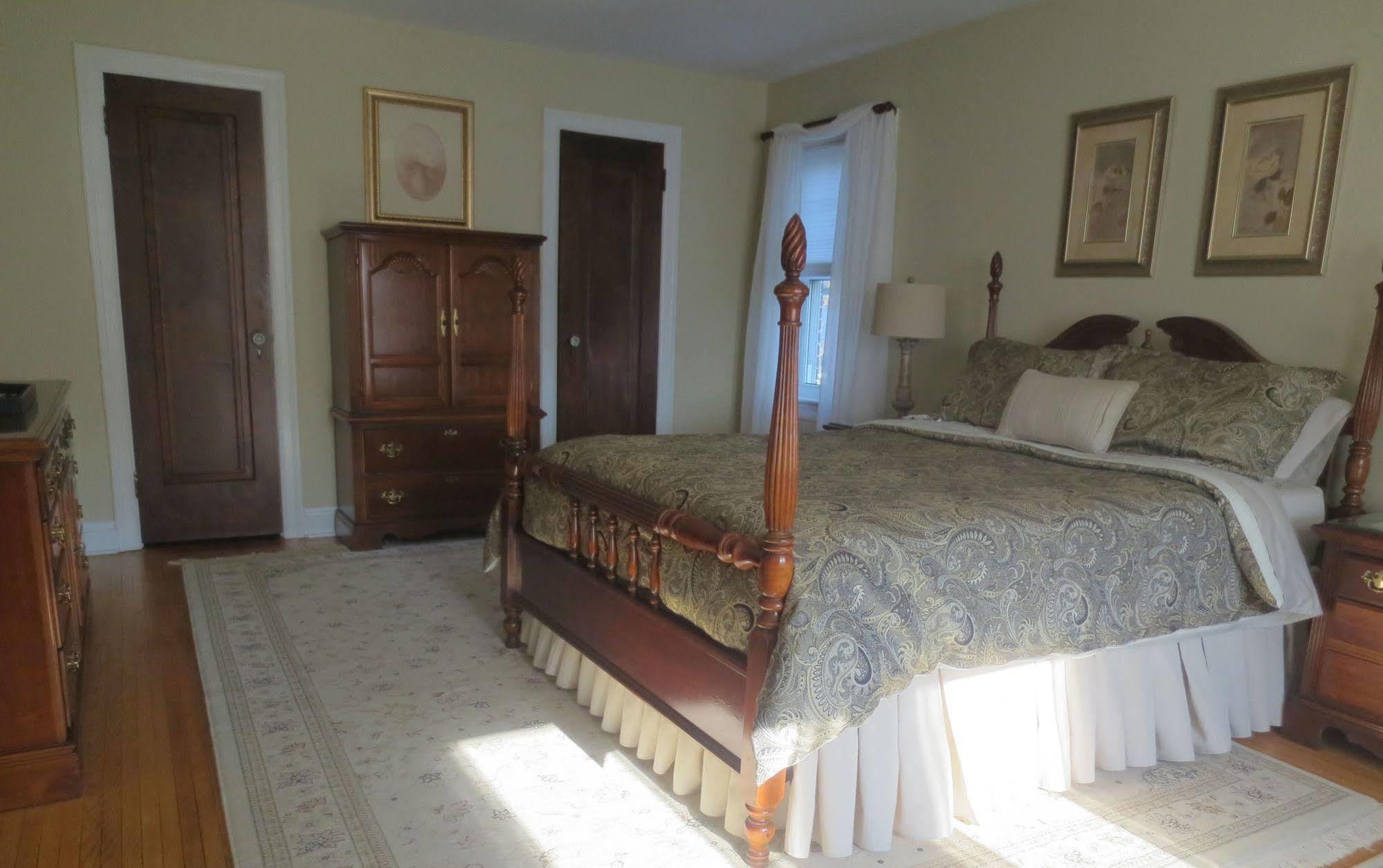 Robinsong Bed & Breakfast Thorold Exterior photo